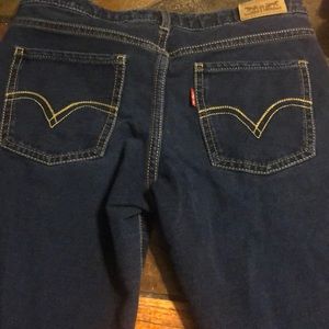 Levi’s 14 regular, stretch. Great condition.